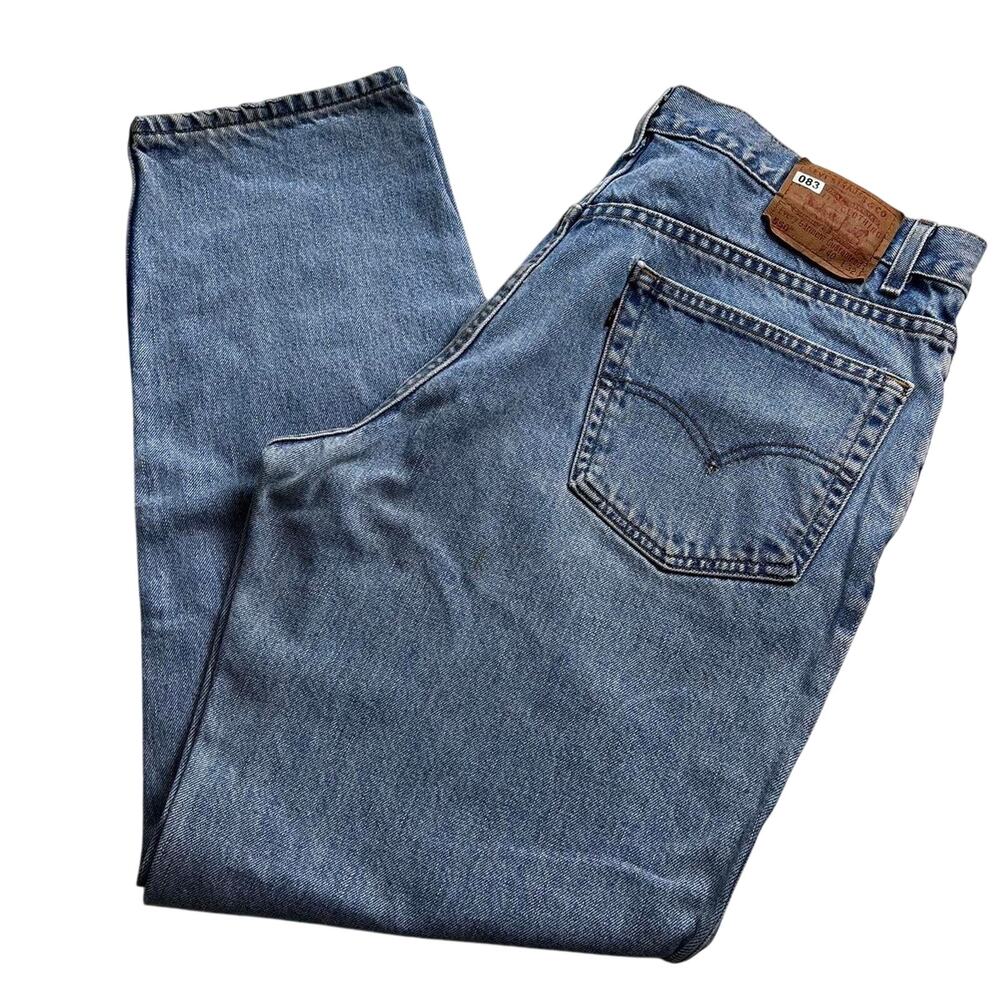Levi’s 550 Relaxed Fit Vintage men’s size 38x31 light wash Jeans 2001
